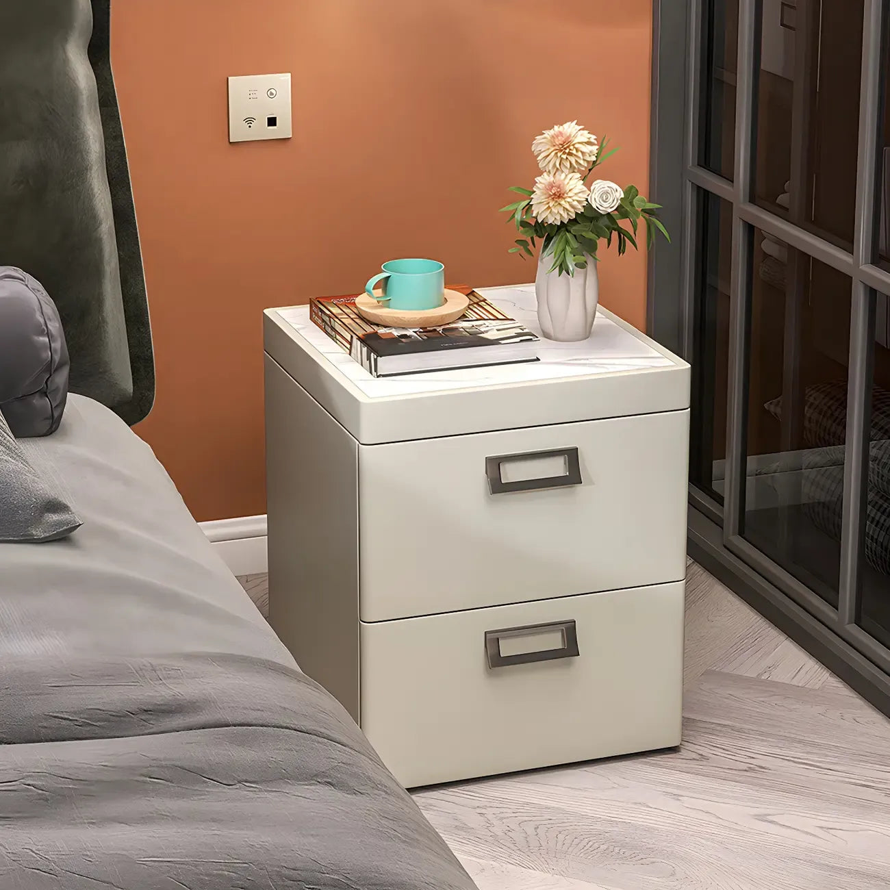 Table de chevet moderne à deux tiroirs en similicuir avec plateau en pierre