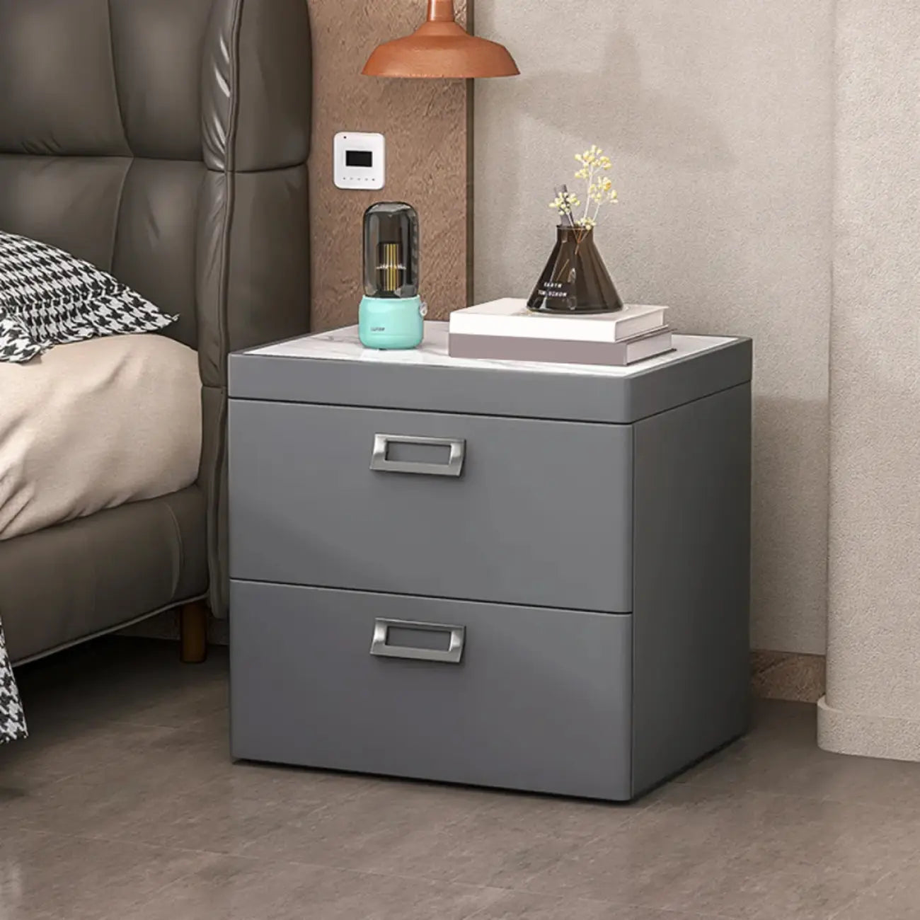 Table de chevet moderne à deux tiroirs en similicuir avec plateau en pierre