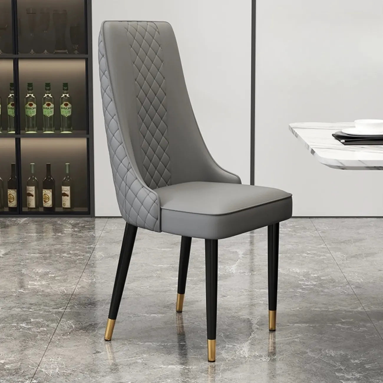 Chaise de salle à manger moderne en cuir avec dossier entièrement rembourré