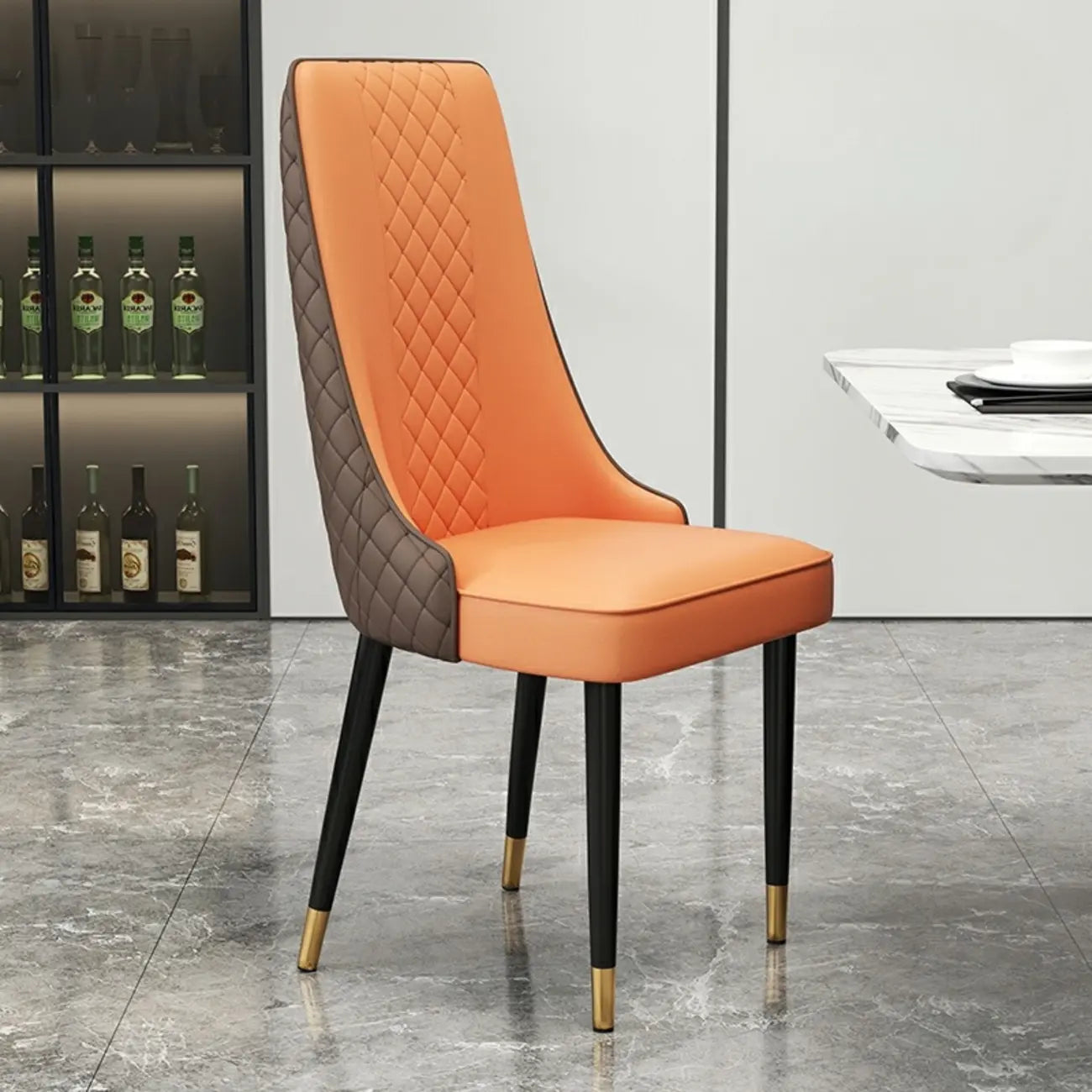 Chaise de salle à manger moderne en cuir avec dossier entièrement rembourré