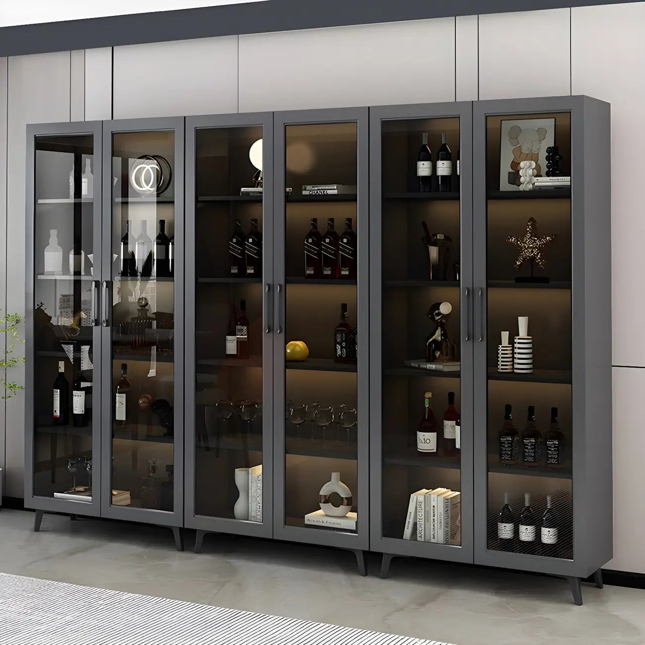 Vitrine moderne grise avec base en métal et porte en verre