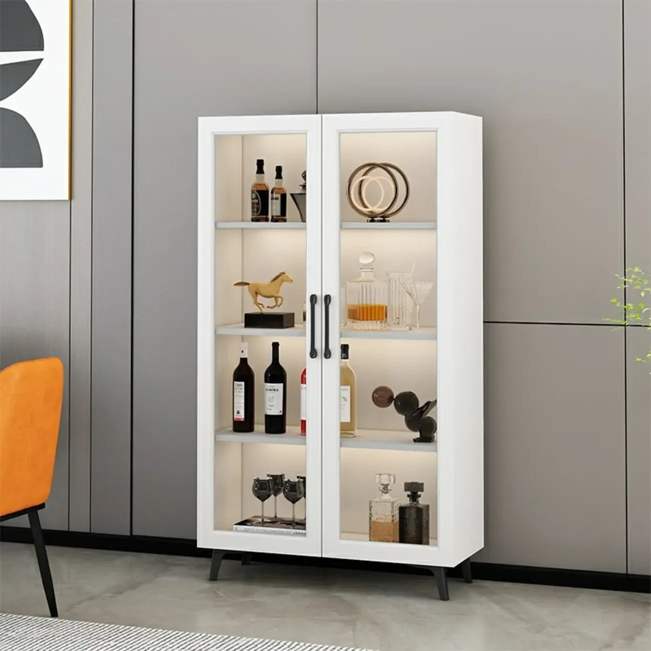 Vitrine moderne grise avec base en métal et porte en verre