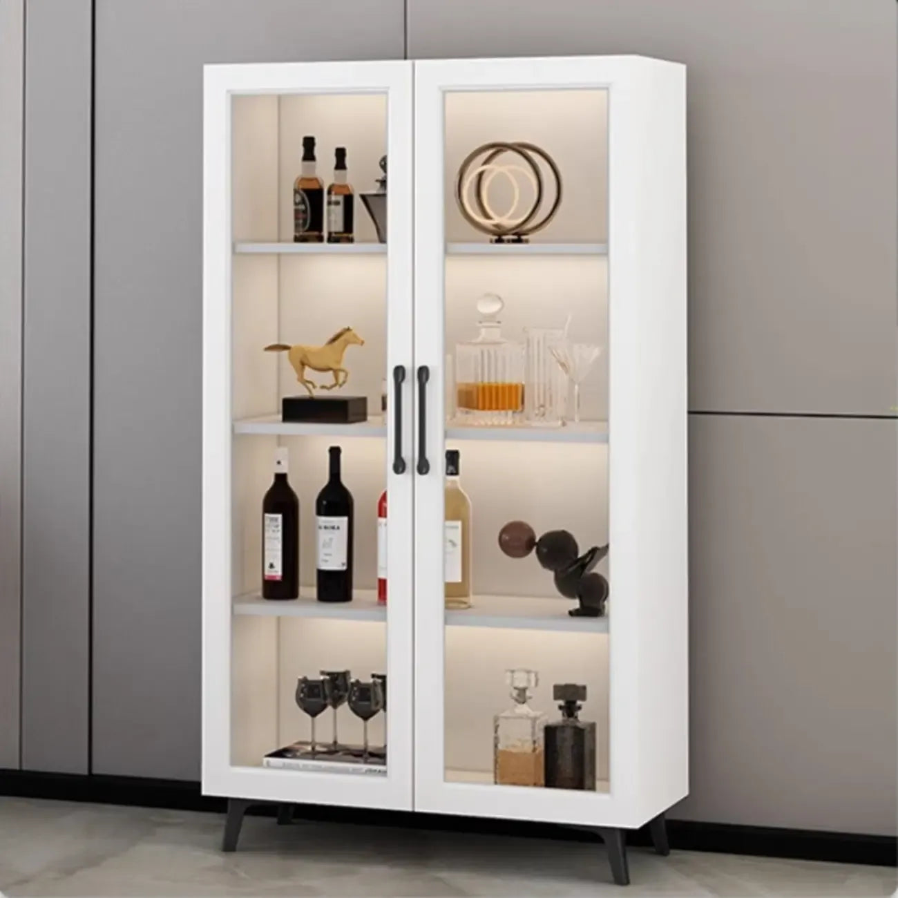 Vitrine moderne grise avec base en métal et porte en verre
