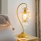 Lampe de table géométrique dorée à LED et cristal pour la décoration de chambre