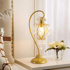 Lampe de table géométrique dorée à LED et cristal pour la décoration de chambre
