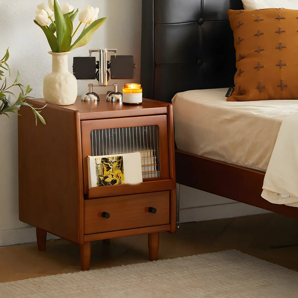 Table de chevet compacte en bois massif marron avec rangement