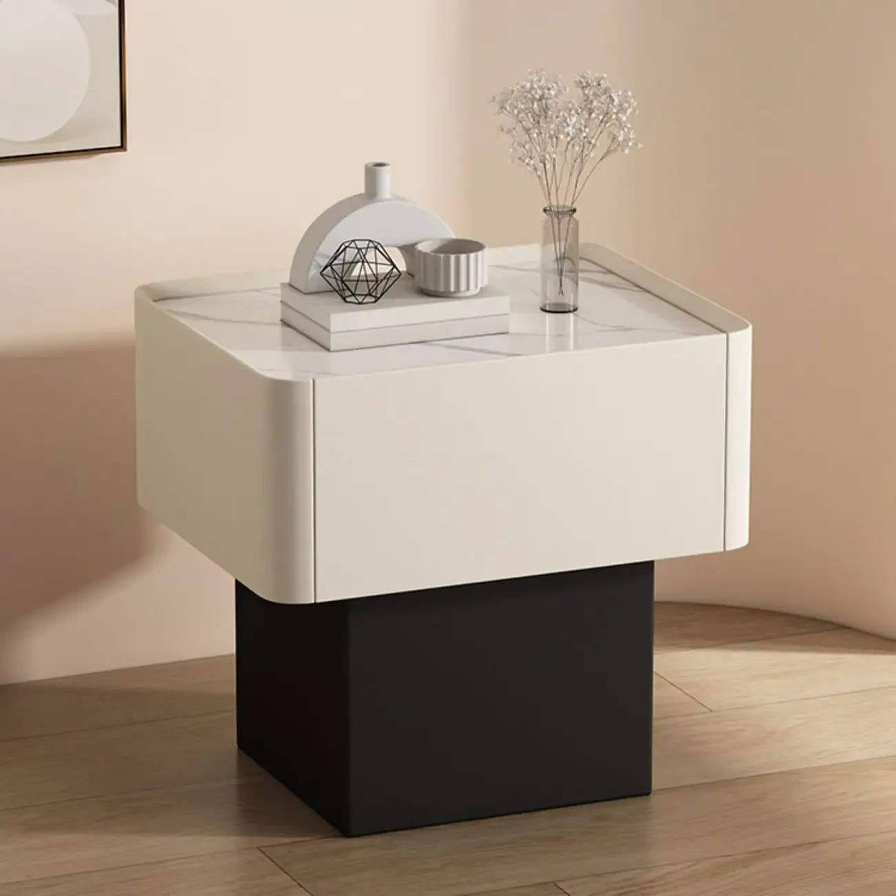 Table de chevet moderne à tiroirs en similicuir avec plateau en pierre