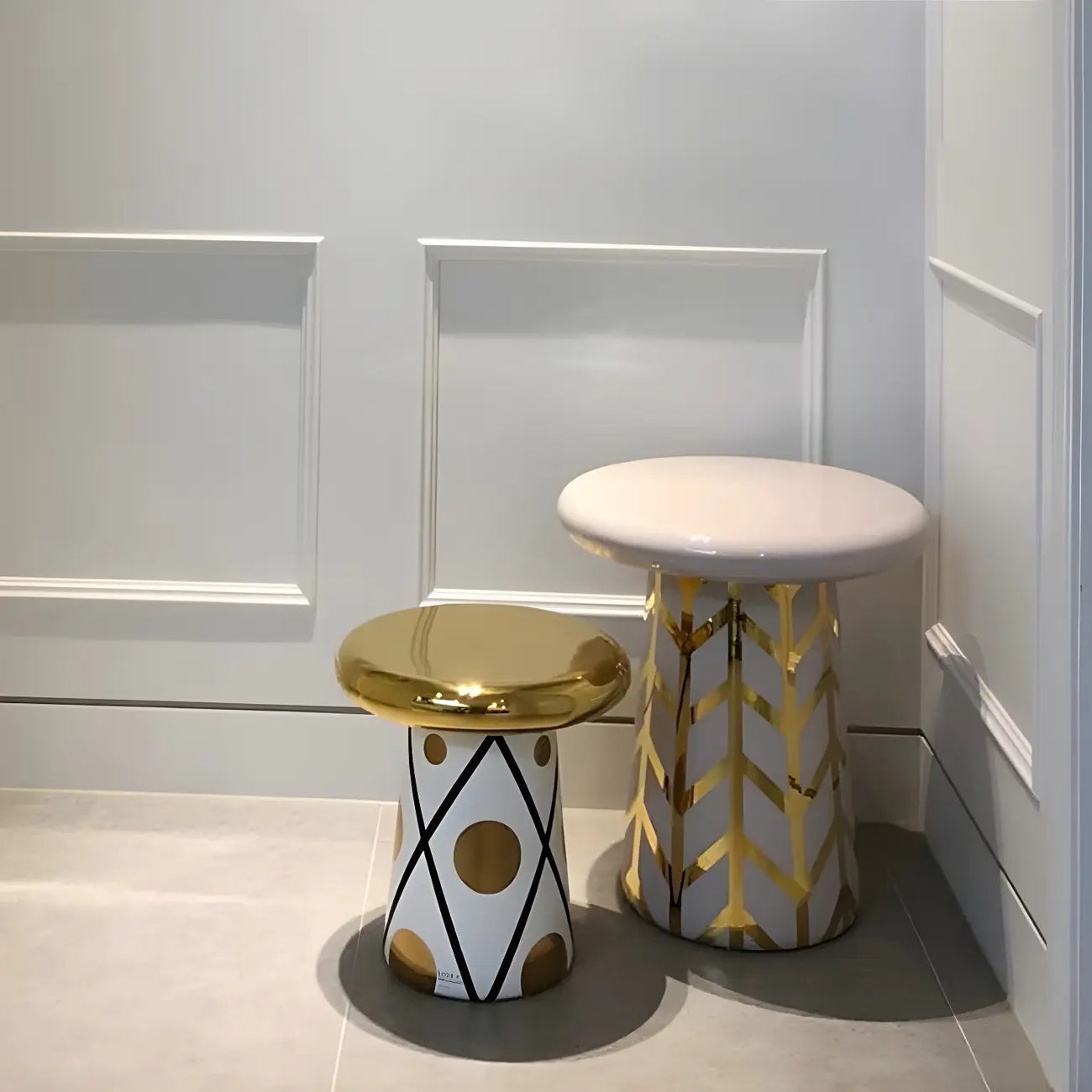 Table d'appoint ronde glamour en céramique or rose avec rangement