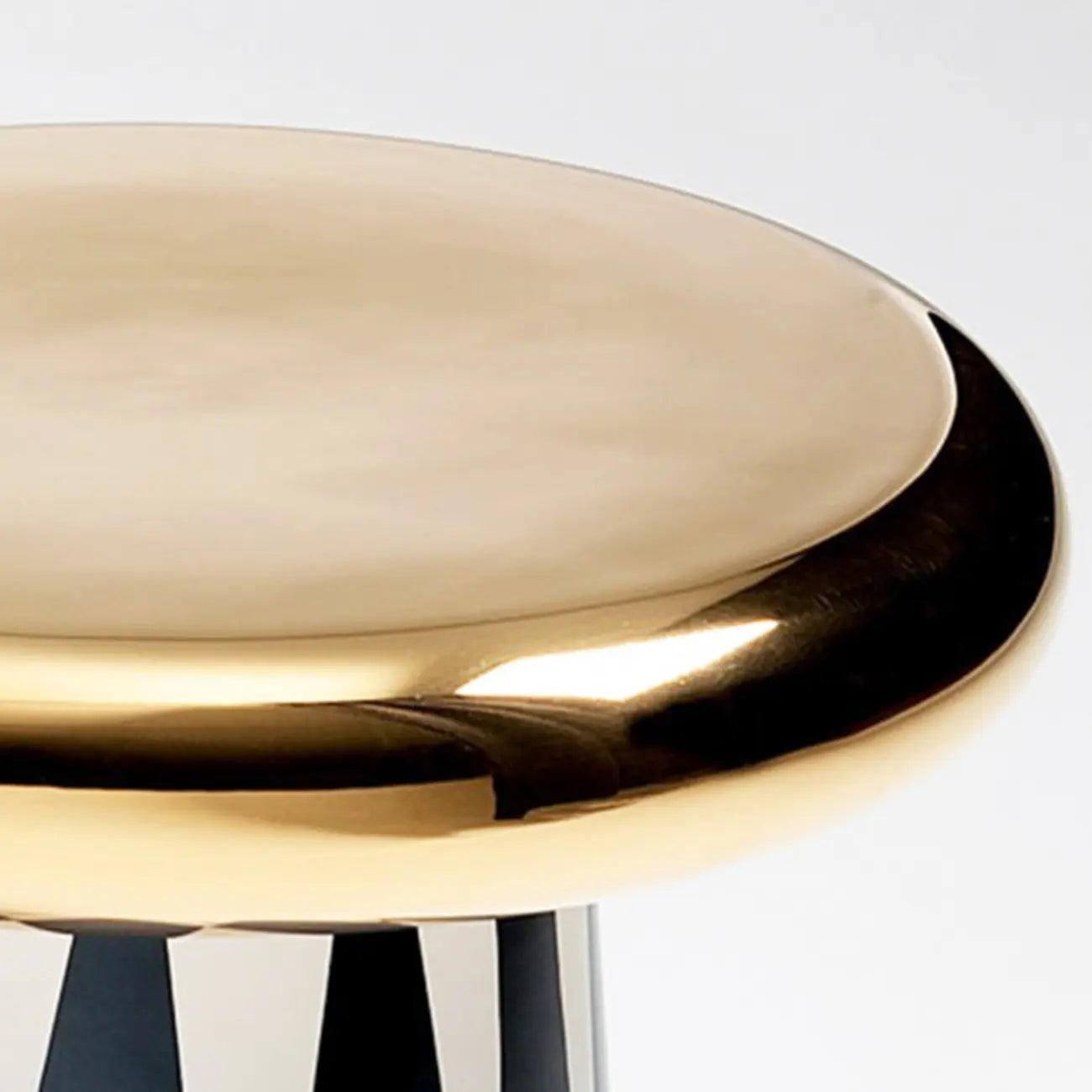 Table d'appoint ronde glamour en céramique or rose avec rangement