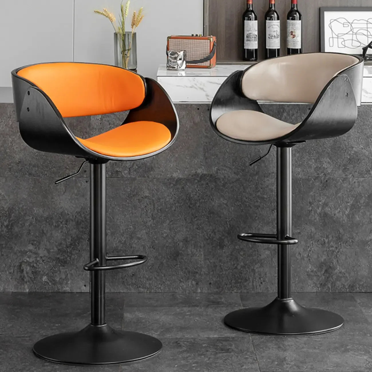 Tabourets de bar pivotants contemporains en cuir avec accoudoirs