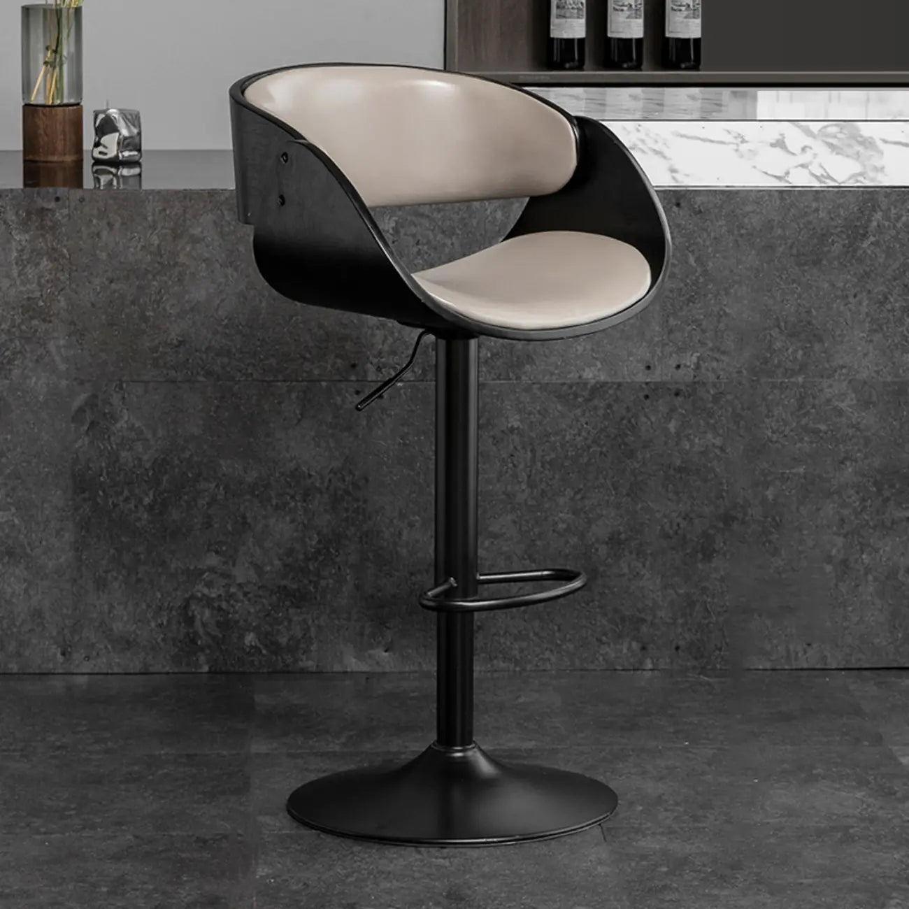 Tabourets de bar pivotants contemporains en cuir avec accoudoirs