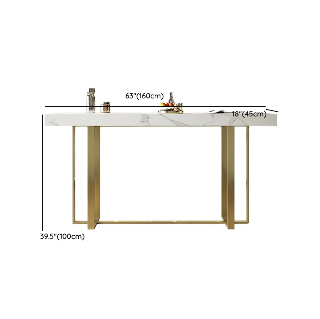 Table de bar glamour avec plateau en pierre blanche et structure en métal doré