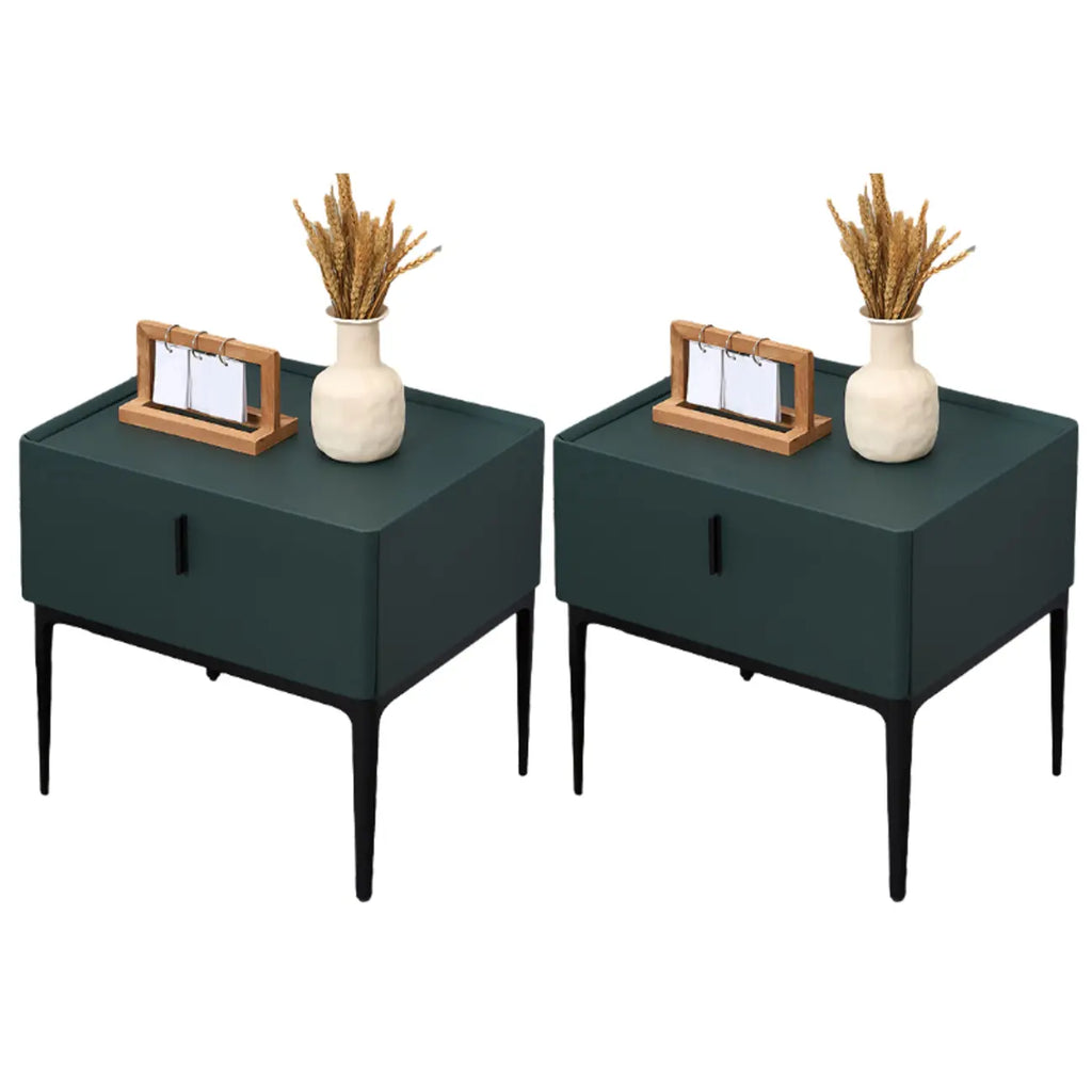 Table de chevet contemporaine à 4 pieds en similicuir beige avec tiroir