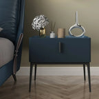 Table de chevet contemporaine à 4 pieds en similicuir beige avec tiroir