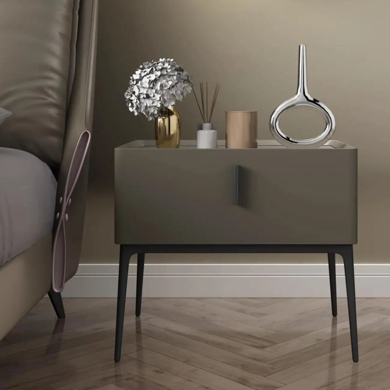 Table de chevet contemporaine à 4 pieds en similicuir beige avec tiroir