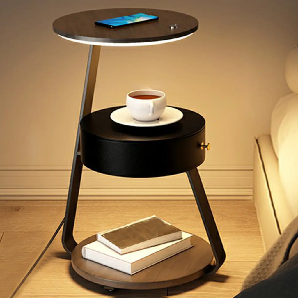 Table de chevet ouverte à 3 niveaux avec plateau en faux marbre et éclairage intégré