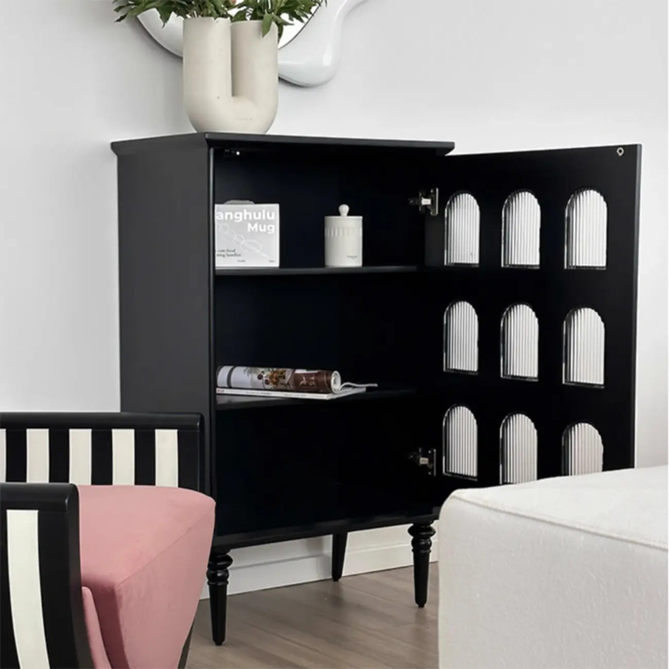 Élégant meuble de rangement d'appoint en bois noir à 9 panneaux de verre