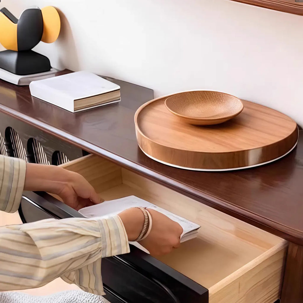 Meuble TV moderne en bois, long et à 4 tiroirs avec portes