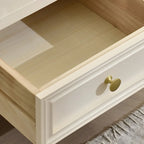 Table de chevet élégante en bois blanc avec tiroir et rangement ouvert