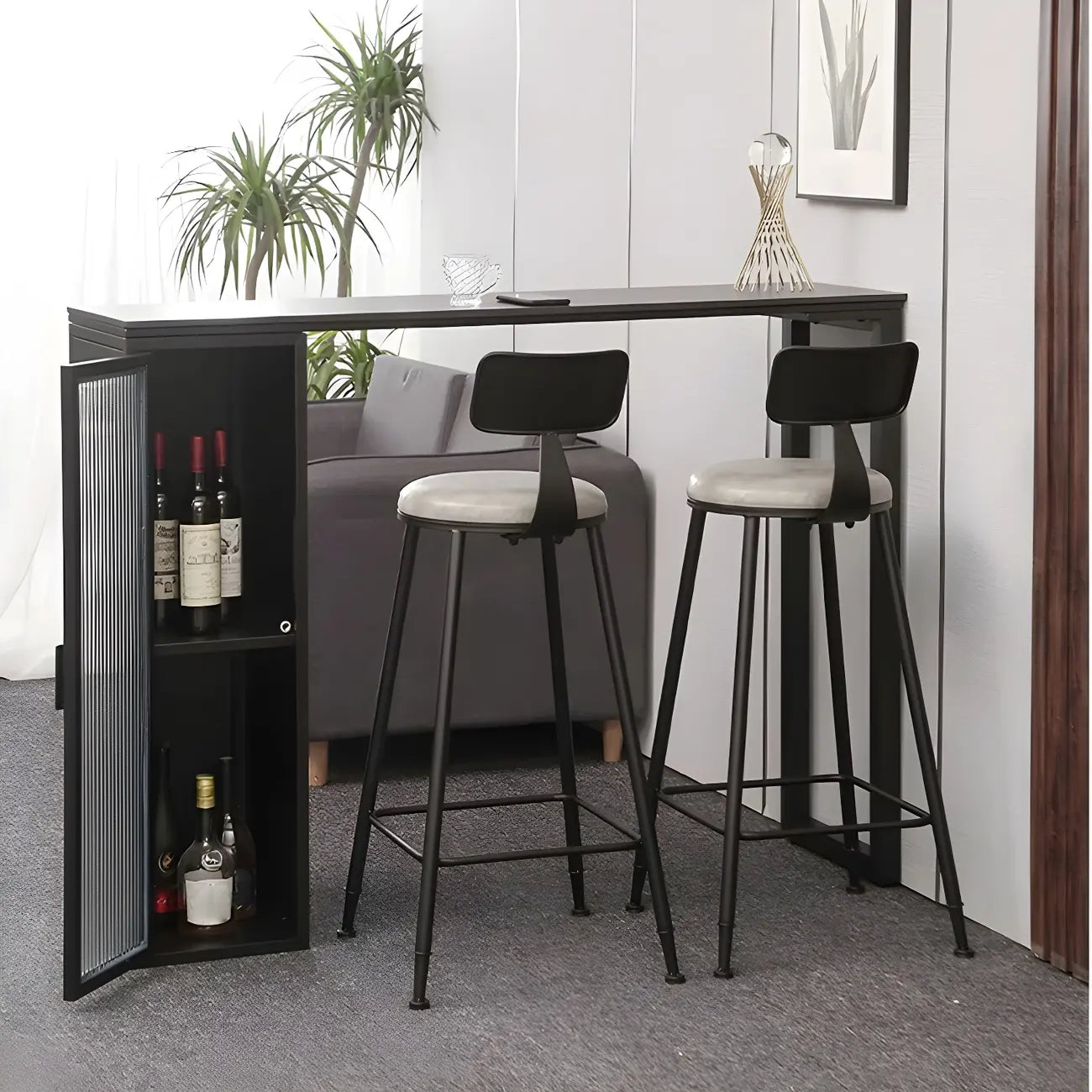 Tables de bar modernes en pierre grise avec base en métal et rangements pour la cuisine