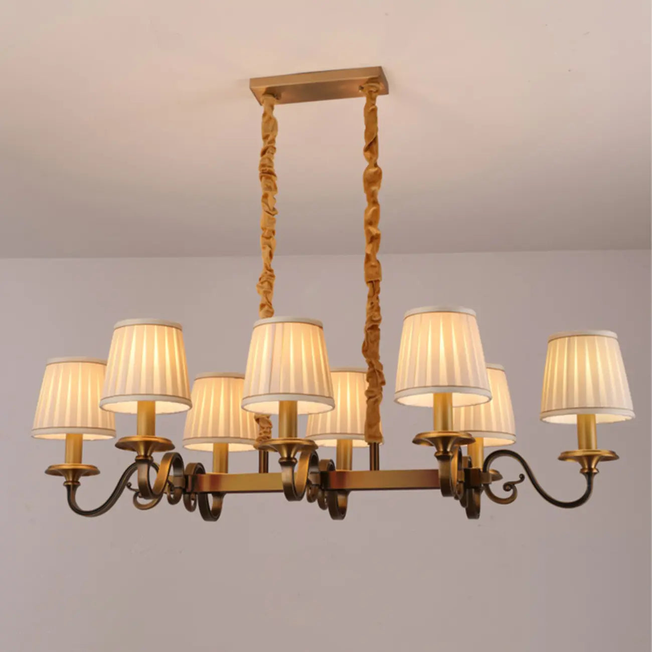 Lampadario a sospensione moderno regolabile color oro con paralume in tessuto