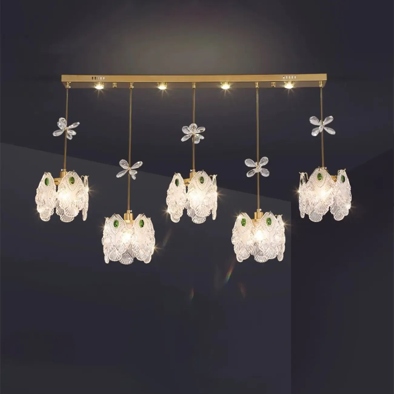 Suspension moderne en acier doré, verre et cristal pour cuisine