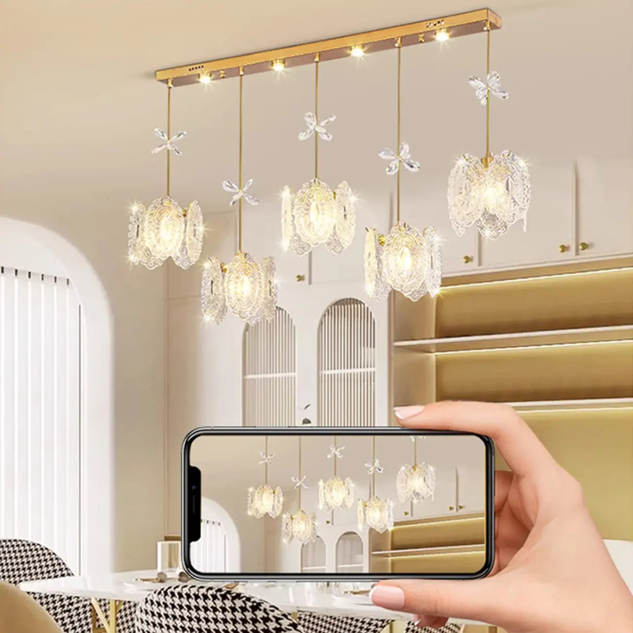 Suspension moderne en acier doré, verre et cristal pour cuisine
