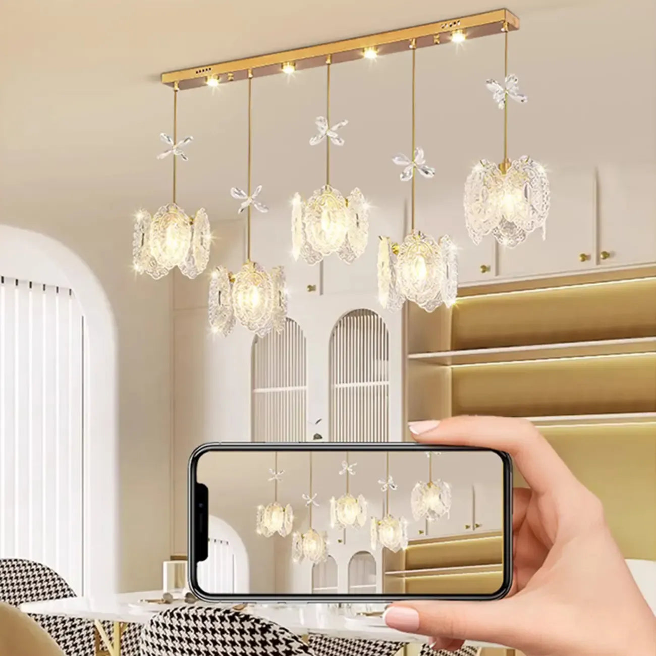 Suspension moderne en acier doré, verre et cristal pour cuisine