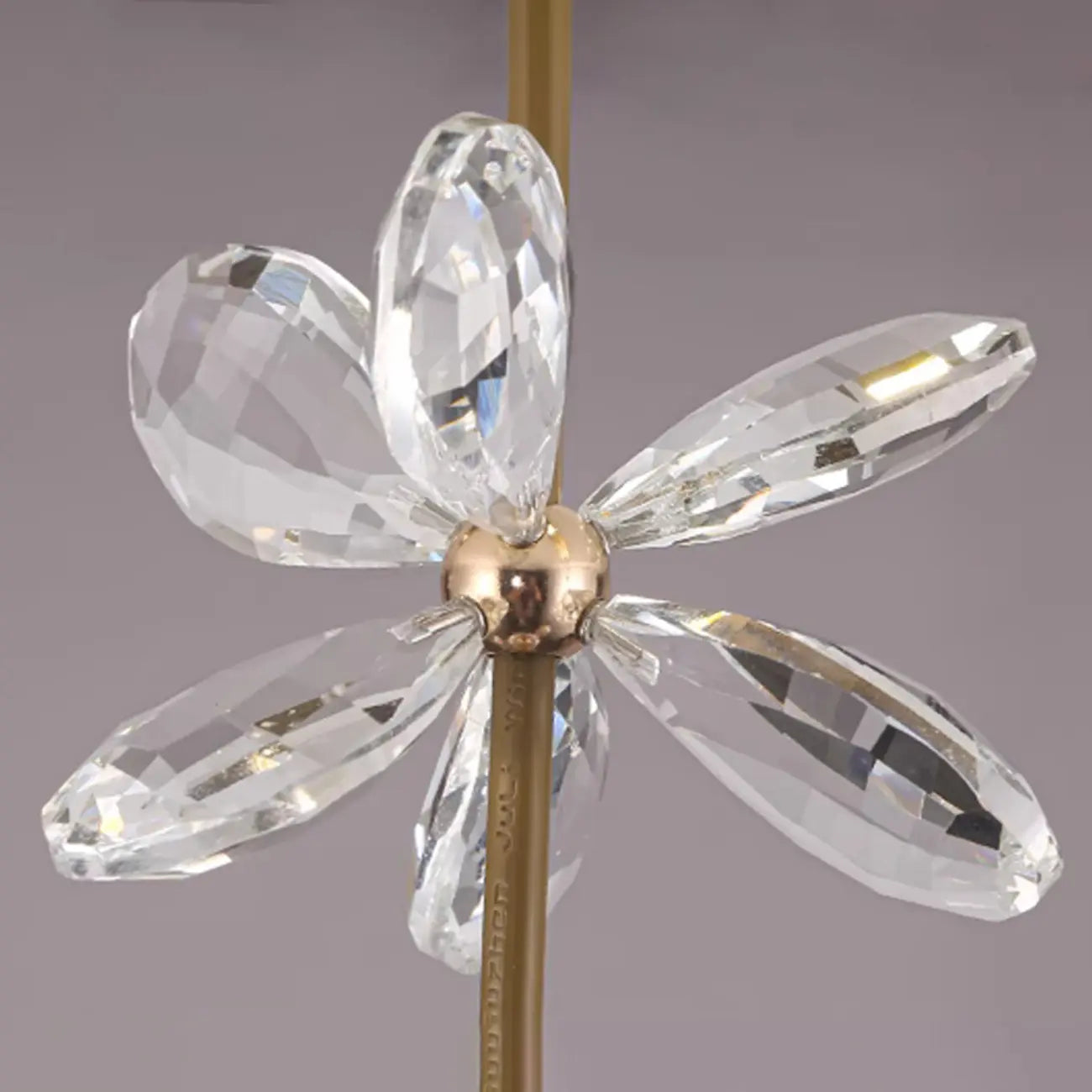 Suspension moderne en acier doré, verre et cristal pour cuisine
