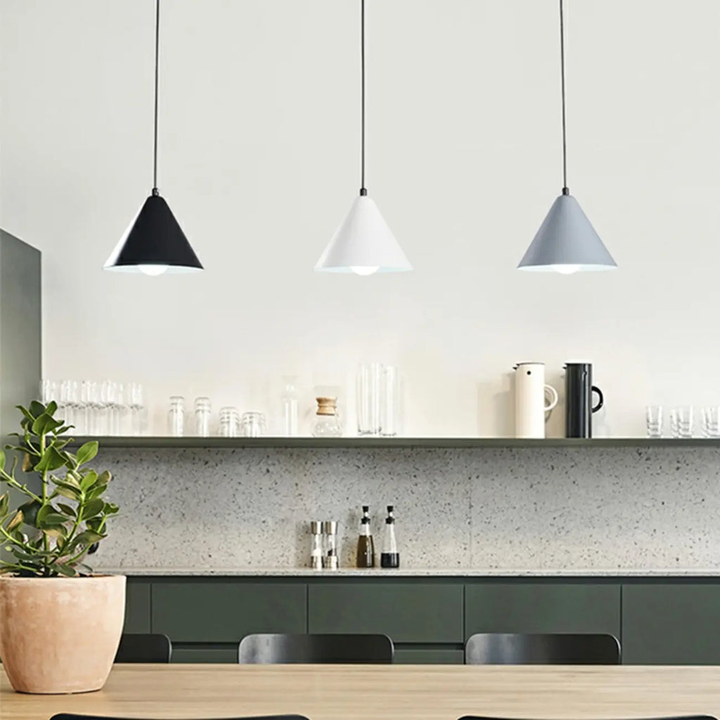 Suspension moderne à 3 lumières multicolores en forme de cône pour îlot de cuisine