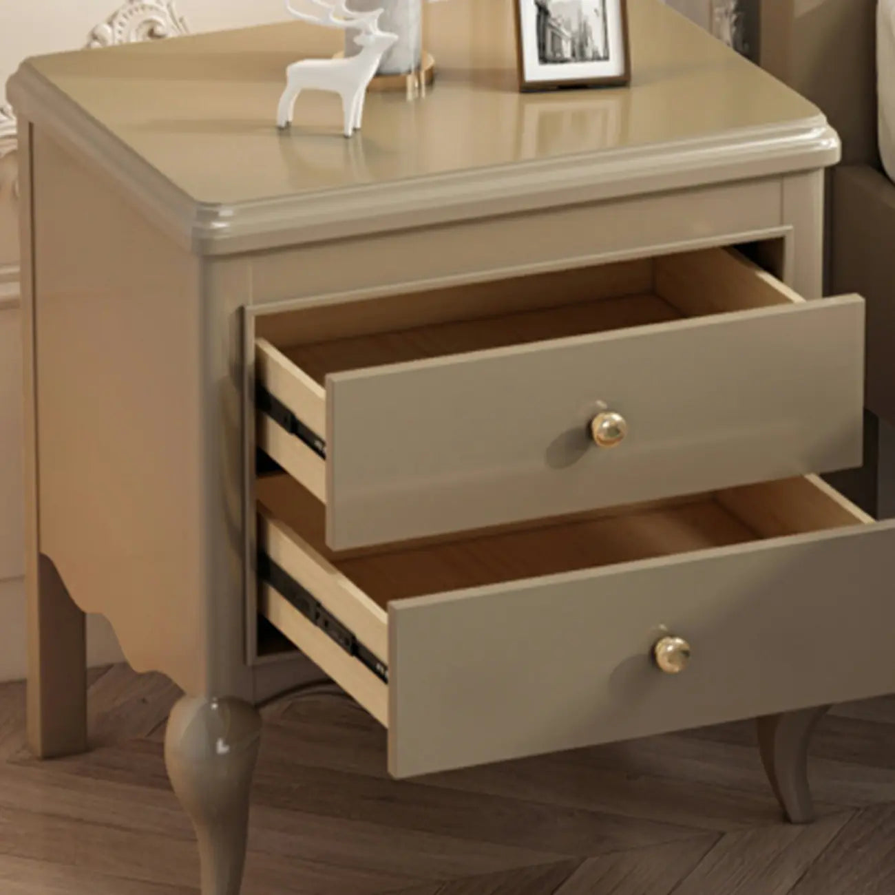 Table de chevet glamour en bois d'hévéa blanc à 2 tiroirs avec pieds