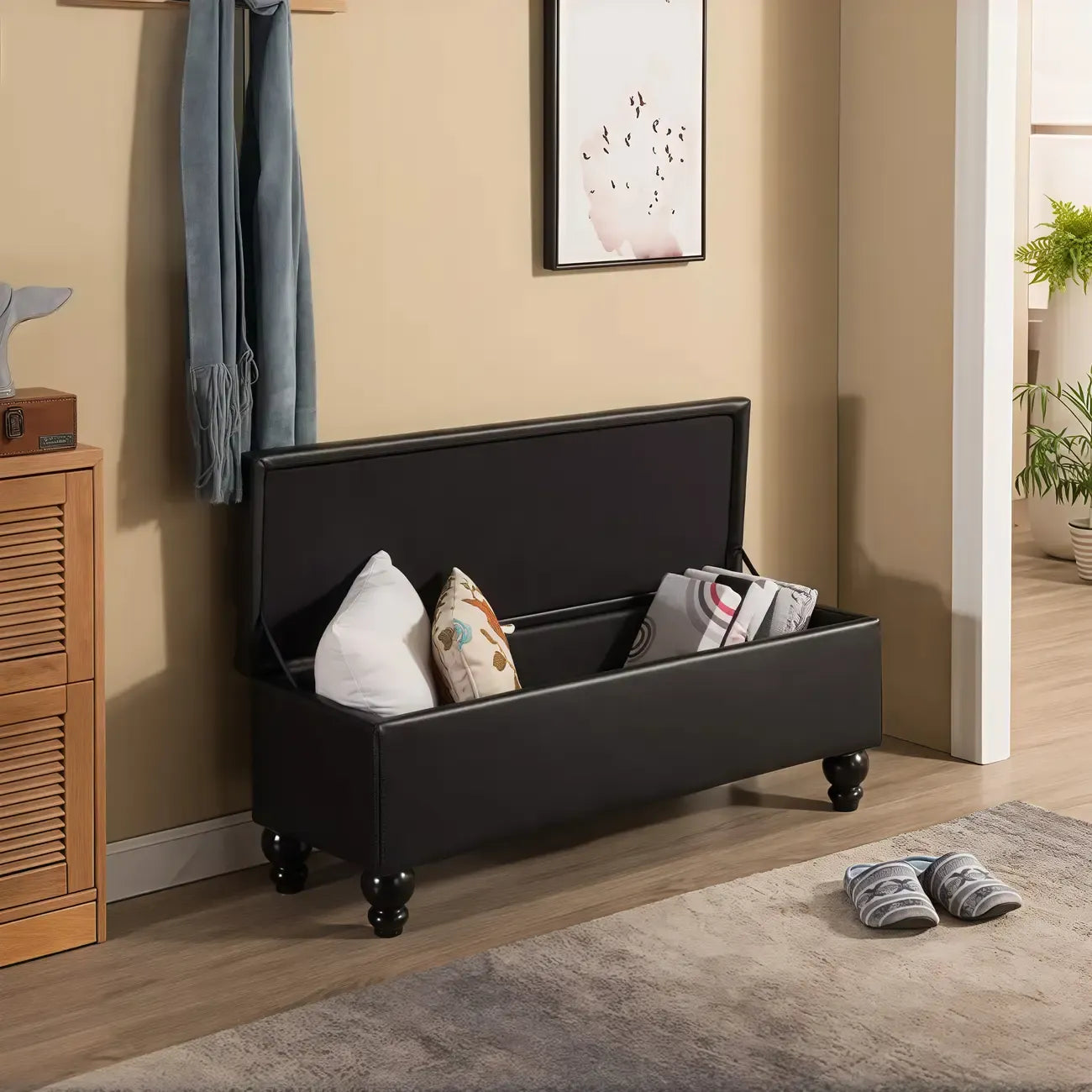 Banc d'entrée moderne avec couvercle rabattable et rangement en similicuir