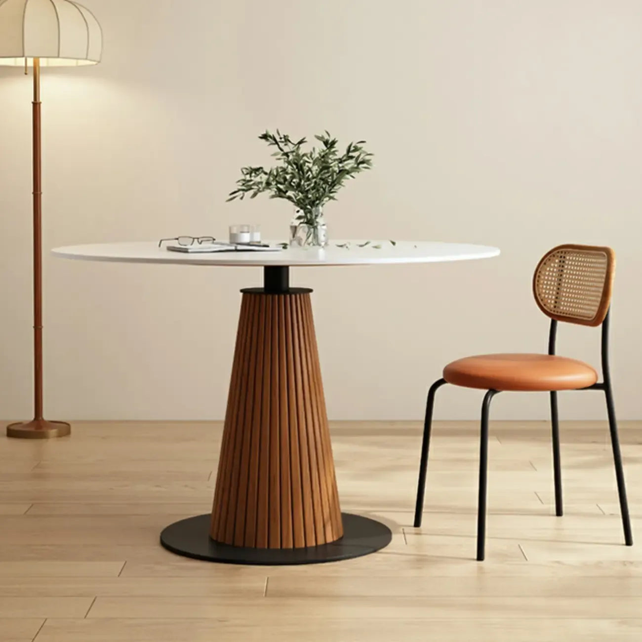 Table de salle à manger ronde scandinave en pierre blanche et bois brun