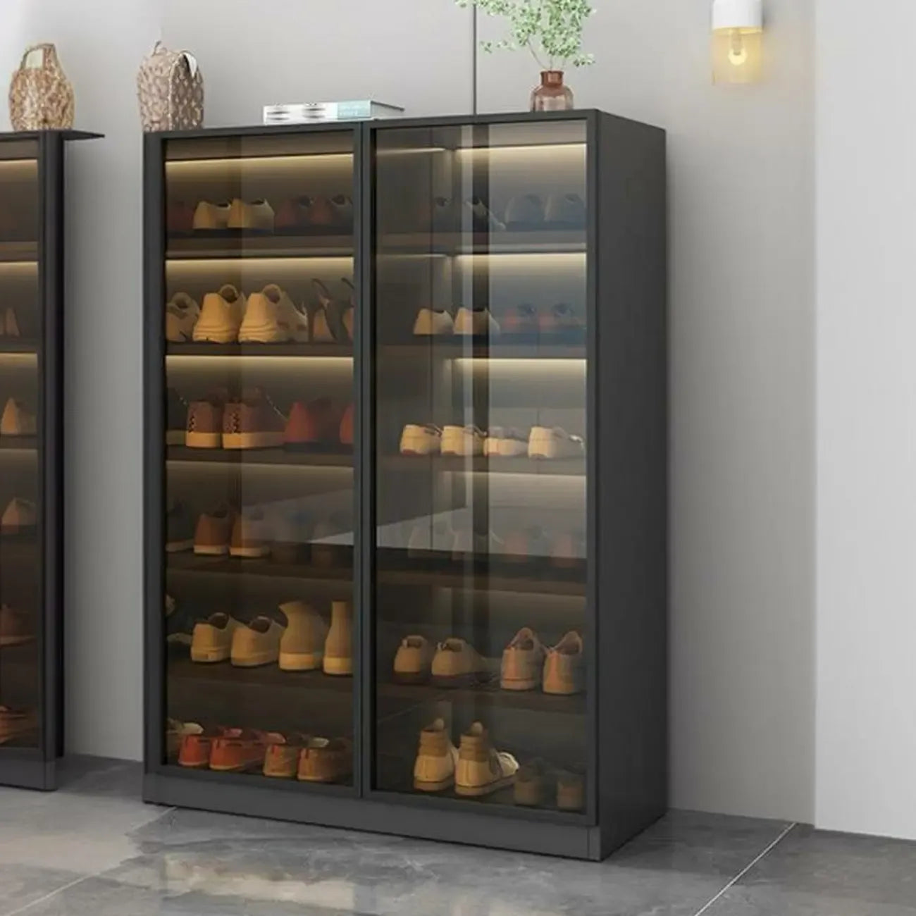 Meuble à chaussures gris/blanc glamour avec portes vitrées
