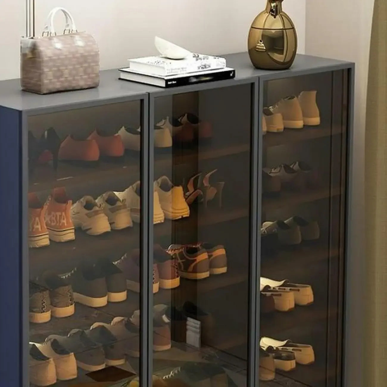 Meuble à chaussures gris/blanc glamour avec portes vitrées