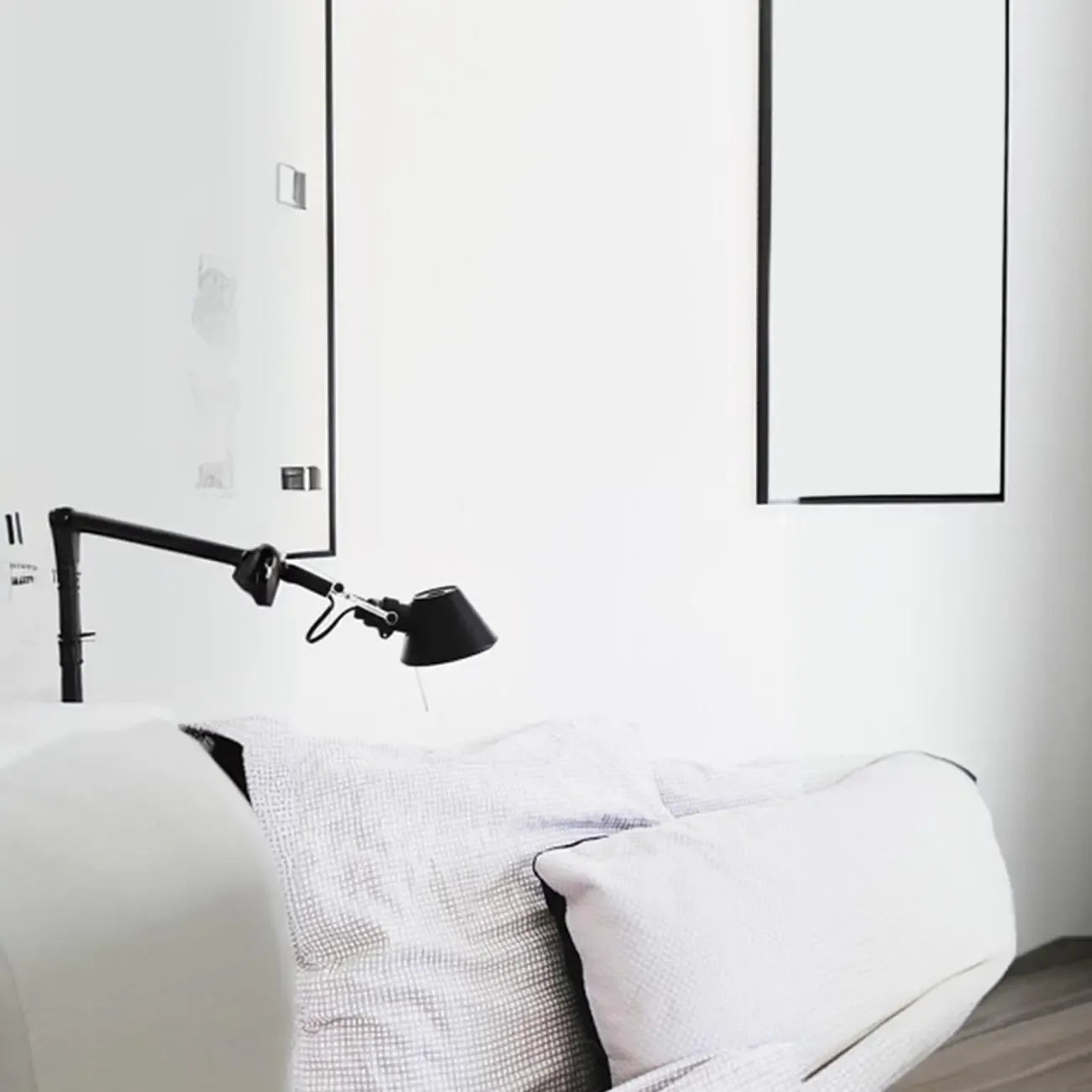 28.5 Lampada da parete moderna nera a braccio orientabile per interni