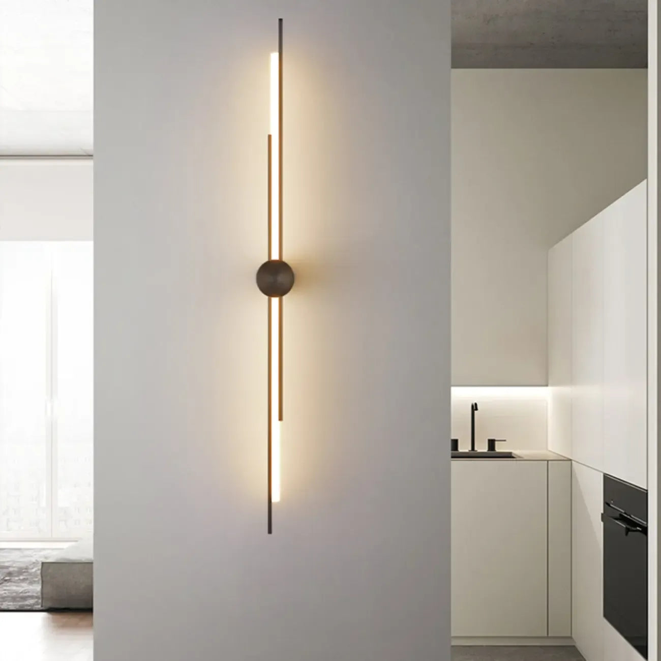 Applique murale minimaliste et fine en métal, de forme linéaire, avec éclairage LED vers le haut et vers le bas.