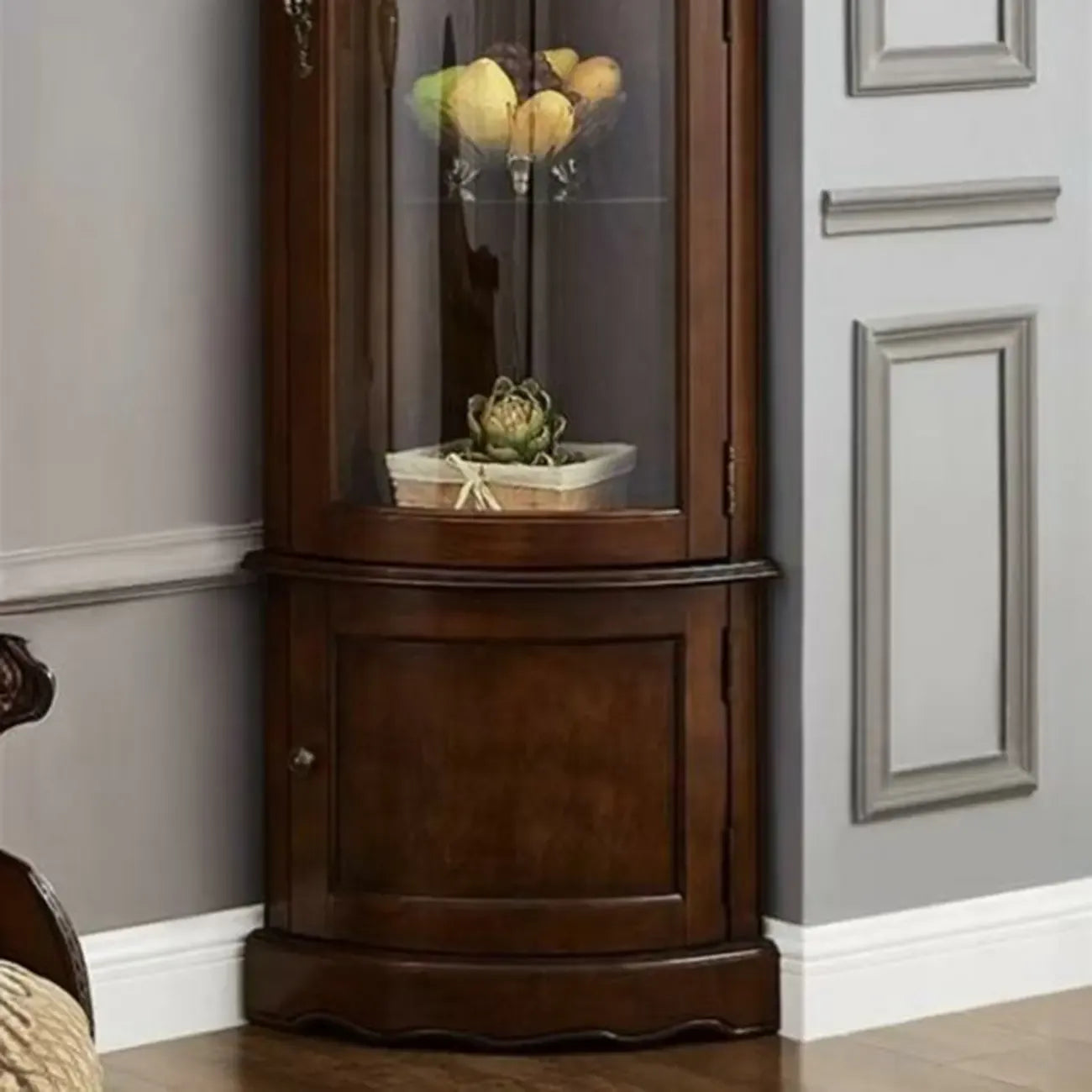 Meuble d'angle classique en bois d'hévéa brun avec porte vitrée