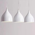 Lampada a sospensione a isola a 3 luci moderna in metallo bianco a forma di cono per cucina