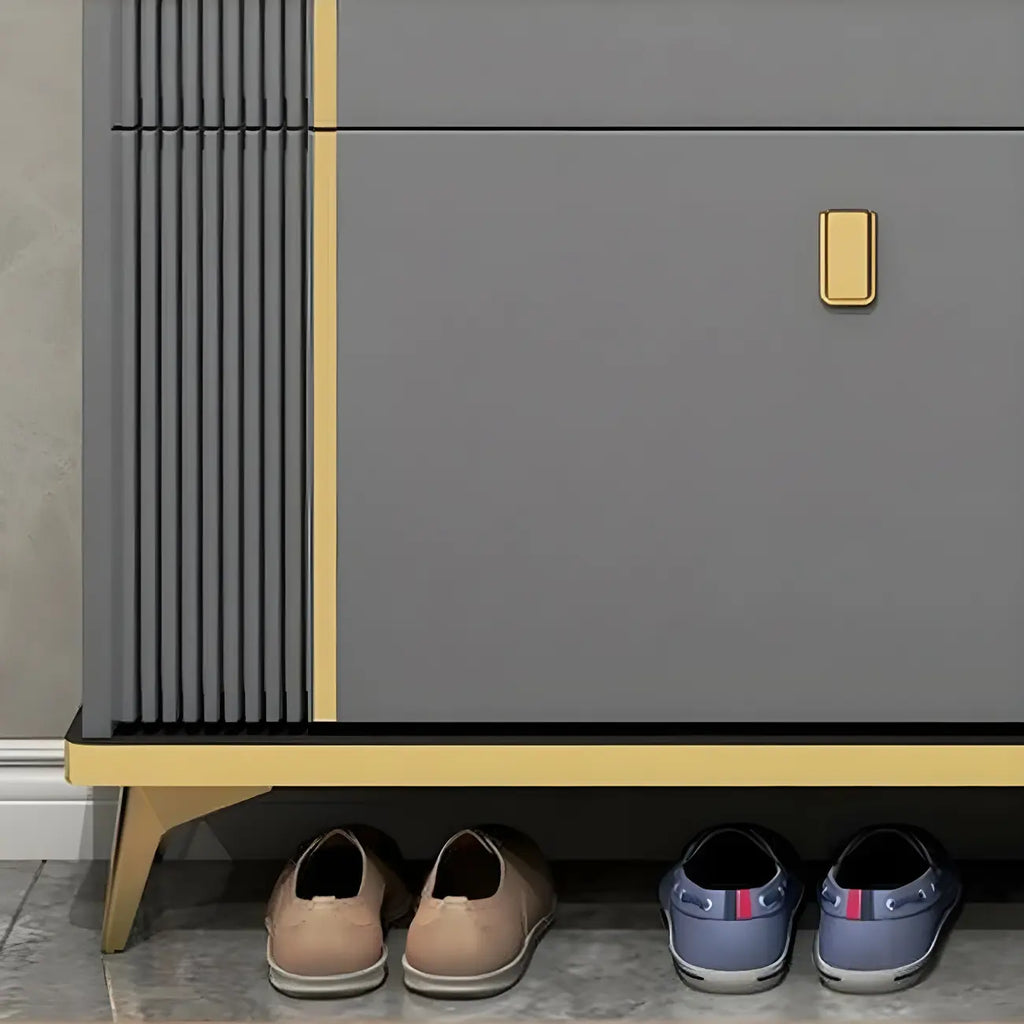 Grand meuble à chaussures d'entrée en bois gris avec finitions dorées