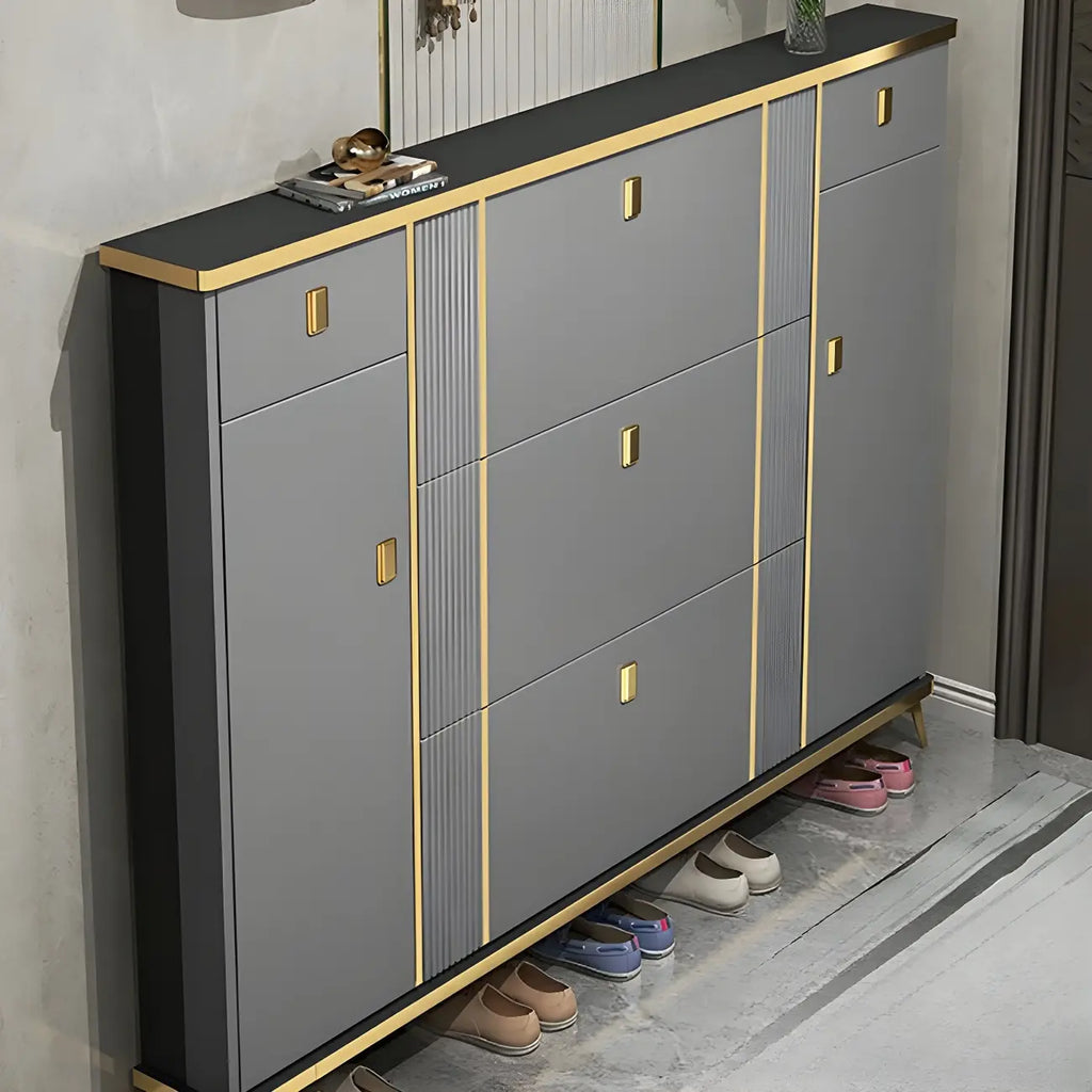 Grand meuble à chaussures d'entrée en bois gris avec finitions dorées