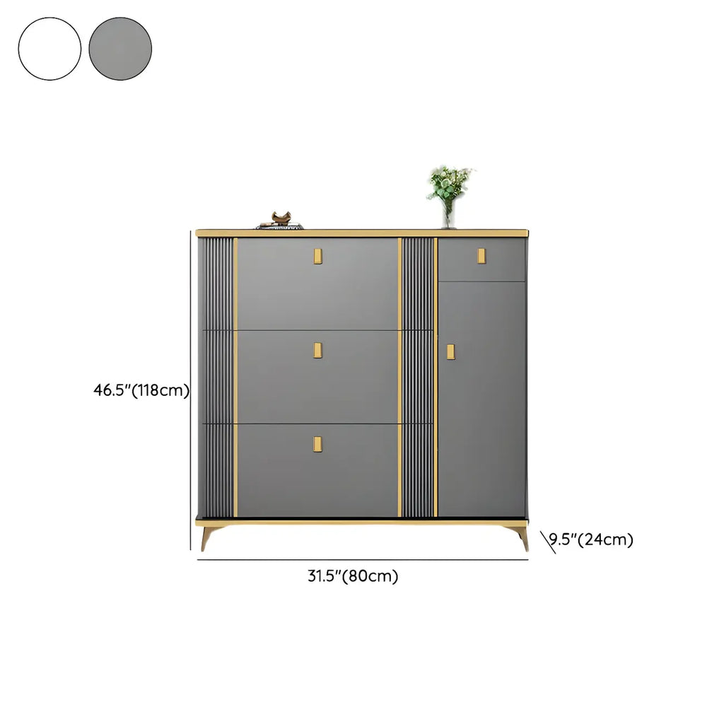 Grand meuble à chaussures d'entrée en bois gris avec finitions dorées