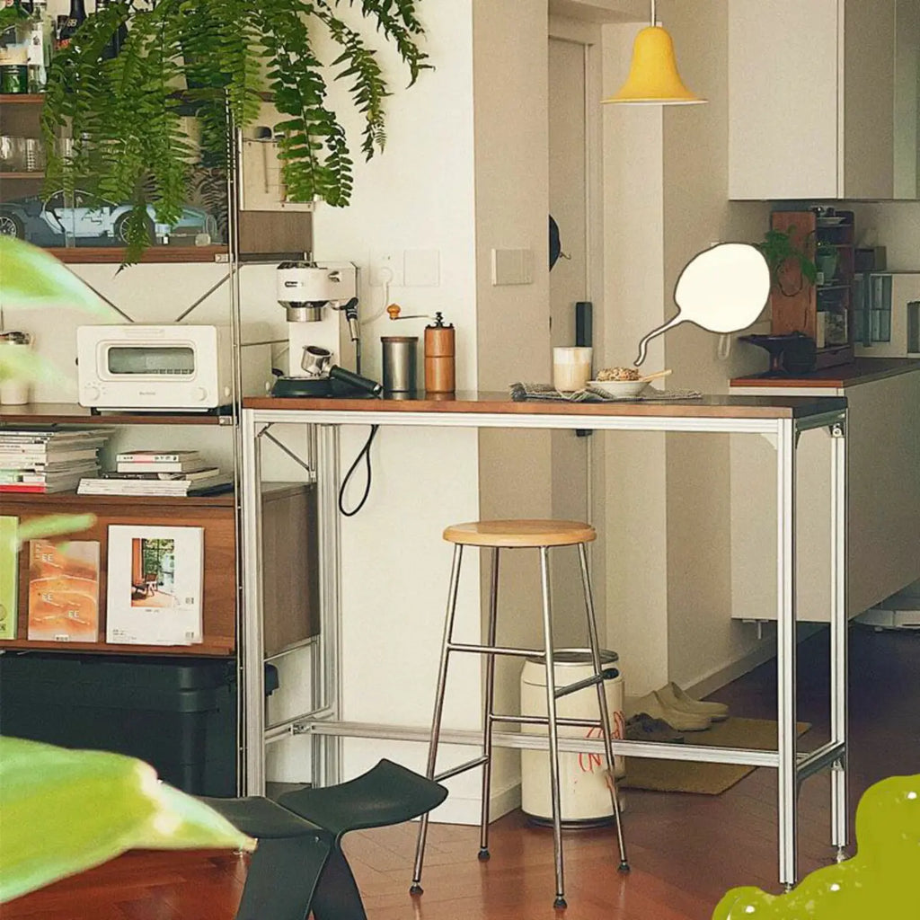 Tables de bar modernes en bois brun et métal argenté