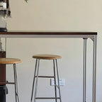 Tables de bar modernes en bois brun et métal argenté