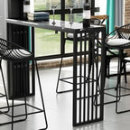 Tables de bar glamour blanches en faux marbre avec base en métal doré