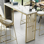 Tables de bar glamour blanches en faux marbre avec base en métal doré
