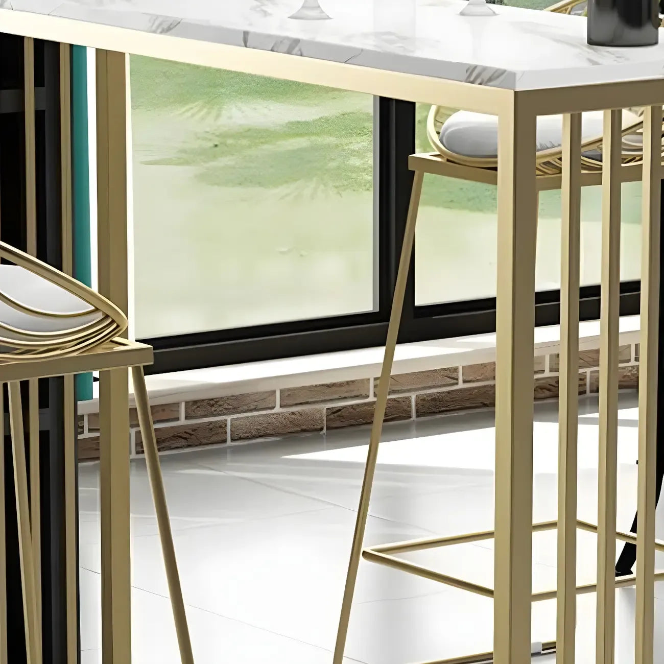 Tables de bar glamour blanches en faux marbre avec base en métal doré