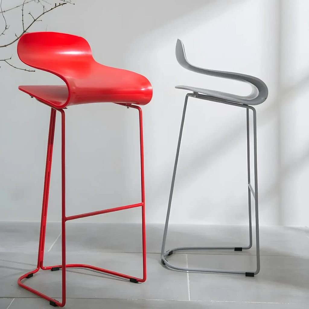 Sgabello da bar senza schienale in acrilico, elegante e resistente, altezza bancone