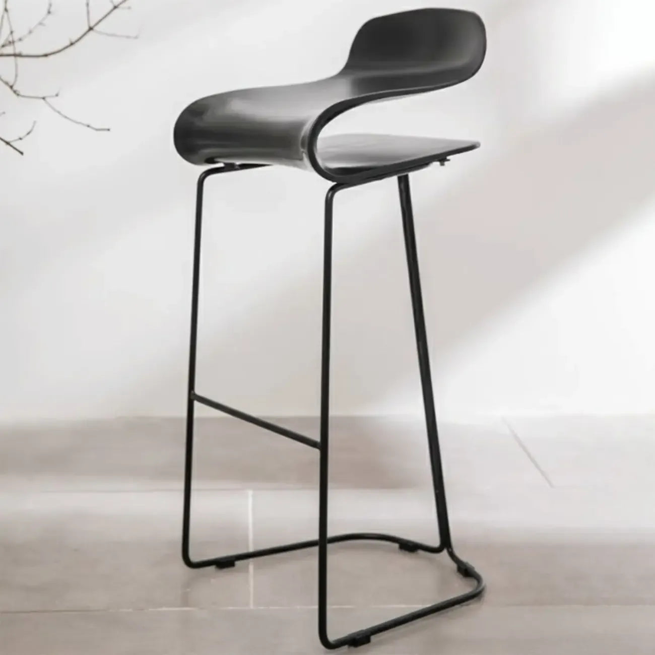 Sgabello da bar senza schienale in acrilico, elegante e resistente, altezza bancone