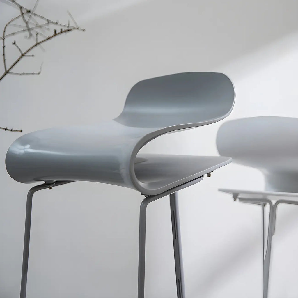 Sgabello da bar senza schienale in acrilico, elegante e resistente, altezza bancone